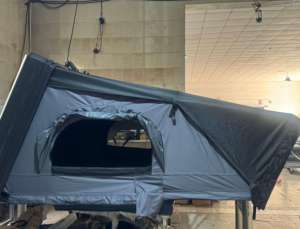 Tenda da Tetto Ibrida 2XL per 4 Persone con Apertura Laterale, Guscio Rigido in Alluminio e Portapacchi, Modello 2025 per Esterni - Product Image 3
