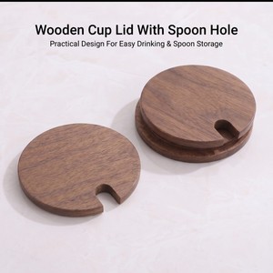 Tapa de madera WeWood de Vietnam con orificio para cuchara, cubierta redonda para taza, tapas de madera con muescas para tazas de café - Product Image 1