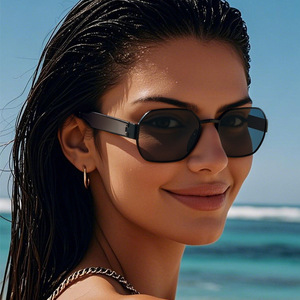 Lunettes de soleil à monture métallique pour femmes, couleur or, protection UV400, à la mode pour les tenues de pêche - Product Image 1