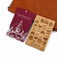Carte de visite NFC en bois gravée sur mesure avec code QR, carte de membre pour usage hôtelier, mini-étiquette en bambou certifié FSC et bois de cerisier