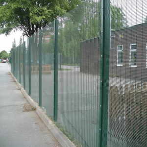 Valla de Seguridad Moderna de Hierro Anti-Escalada de 6 Pies (358) con Diseño de Fácil Instalación y Visibilidad Clara para Obras de Construcción y Estaciones Ferroviarias - Product Image 4