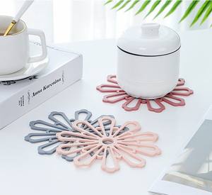 Forme de fleur évider coloré résistant à la chaleur tapis de Table TPR japonais Table isolation thermique Pad plaque plat bol tasse à thé Pot tapis - Product Image 2