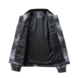 Chaqueta de Pana para Hombre con Botones y Efecto Tie-Dye Único, Ideal para la Moda Urbana y Uso Diario en Temporadas Frescas - Product Image 4