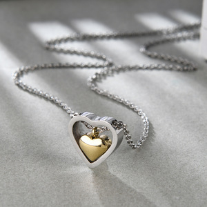 Collar con Colgante de Acero Inoxidable en Forma de Corazón con Corazón Interior Chapado en Oro, Joyería Romántica Unisex para Regalo - Product Image 5