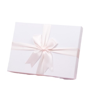 Caja de Regalo de Papel Corrugado con Impresión Personalizada Rosa de Lujo para Envío de Ropa, en Oferta - Product Image 1