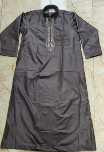 Abbigliamento Islamico per Bambini Al Aseel Thawb Stile Qatar, Thobe a Maniche Lunghe - Product Image 2
