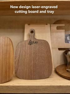 <span class=keywords><strong>Planche</strong></span> à découper en bois gravée au laser, plateau de service à fromage avec poignée, écologique et antibactérien, idéal pour les fêtes - Vente en gros - Product Image 6