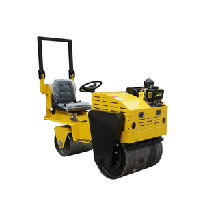 รถบดถนนแบบดรัมเดี่ยวสีเหลือง พร้อมเครื่องยนต์และที่นั่งคนขับ - Product Image 1