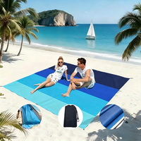 Tapis de plage portable compact en polyester, résistant au sable, séchage rapide, pour pique-nique en famille, camping et voyages