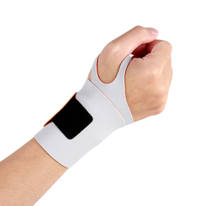 <span class=keywords><strong>Muñequera</strong></span> <span class=keywords><strong>de</strong></span> Tenis Ultrafina, Flexible y Transpirable con Bloqueo para el Pulgar, para Alivio del Dolor por Esguince y <span class=keywords><strong>Tendinitis</strong></span>, Unisex - Product Image 1