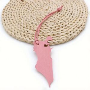 Colgante de cuero PU con mapa de Oriente Medio, accesorio de llavero estético y moderno - Product Image 5