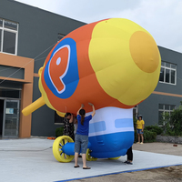 Ballon suspendu décoratif de toit de modèle de dirigeable publicitaire géant gonflable de 6m coloré IP personnalisé garantie d'un an