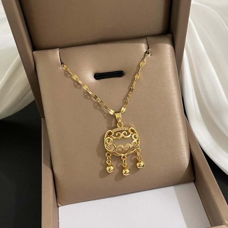 Collier en acier titane H217, pendentif en cuivre