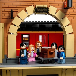 Stazione Ferroviaria Hogwarts Express Serie 5129 Pezzi, Giocattolo da Costruzione in ABS per Ragazzi - Product Image 3