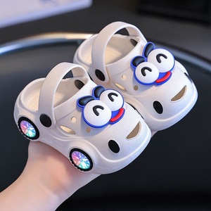 Sandali per Bambini a Tema Auto Luminosi al Buio, Ciabatte Estive Antiscivolo <span class=keywords><strong>con</strong></span> Punta Rinforzata, <span class=keywords><strong>Scarpe</strong></span> Cartoon per Ragazzi e Ragazze - Product Image 4