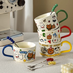 Mug en céramique pour enfants avec cuillère, motif animal mignon, poignée colorée, pour le lait et le petit-déjeuner, printemps 2025 - Product Image 1