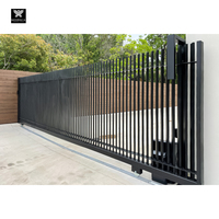 Gemotoriseerde aluminium schuifpoorten met poortopener voor villa, aluminium lamellen tuinpoorten met houten afwerking