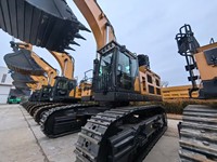 Excavatrice sur chenilles XE800D, très appréciée, fabrication locale pour le transport de roches lourdes et les travaux de reconditionnement de fosses géantes