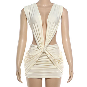 GHH11938- Nuovo <span class=keywords><strong>Abito</strong></span> Donna Primavera 2026, Monocolore, Scollo a V Profondo, Sexy, Aderente, Plissettato, Senza Maniche - Product Image 4