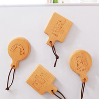 Ouvre-bouteille en bois avec logo personnalisé, composants en acier inoxydable, décoration moderne pour la maison, aimant de réfrigérateur promotionnel, ouvre-bouteille de bière pour bar