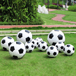 Décoration de jardin extérieure, statue de football géante en fibre de verre, sculpture de football en résine personnalisée - Product Image 4