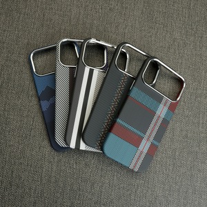 Coques de téléphone magnétiques de luxe en <span class=keywords><strong>fibre</strong></span> de carbone texturée pour iPhone 17 Pro Max 17 Air 16 15 14 13 12 – Coque arrière rigide antichoc en PC mince - Product Image 6