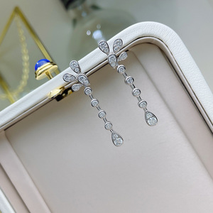Eleganti Orecchini a Perno con Fiore per Donne, Orecchini Pendenti a Goccia Lunghi, Gioielli per Uso Quotidiano e Feste, Vendita all'Ingrosso - Product Image 6