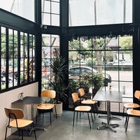 Ensembles de table et de chaises noirs minimalistes modernes. Idéal pour les cafés, les snack-bars et les restaurants occidentaux |   Plusieurs options de couleurs disponibles