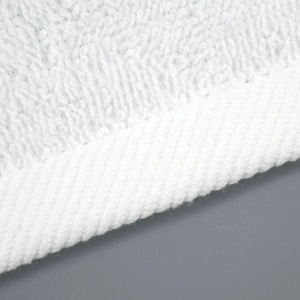 Serviette <span class=keywords><strong>de</strong></span> <span class=keywords><strong>bain</strong></span> Kinsery 100% coton, légère et douce, en tissu dobby, 70*140cm*<span class=keywords><strong>600g</strong></span>, marque personnalisée pour les voyages, les hôtels, les chambres d'hôtes - Product Image 5