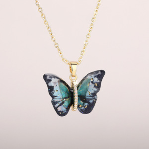 Collana con Ciondolo a Farfalla Placcata Oro in Resina, Gioielli da Donna alla Moda per Uso Quotidiano, Stile Carino con Catena a Maglia - Product Image 1