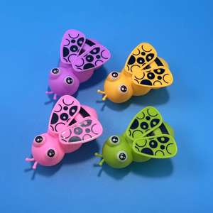 Coche de juguete para niños, modelo de abeja de 7.9cm, creativo y único, para niños, 2 yuanes al por mayor. - Product Image 2