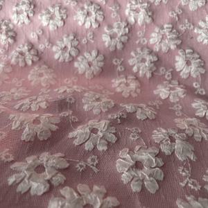 Tessuto Jacquard Goffrato in Poliestere con Motivo 3D in Rilievo per Abbigliamento - Product Image 4