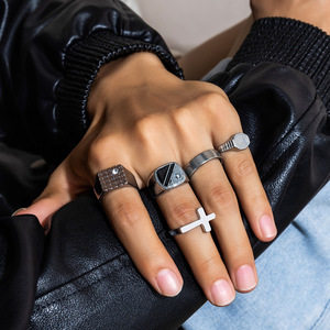 Ensemble de 5 bagues gothiques argentées en forme de croix pour hommes, bagues <span class=keywords><strong>punk</strong></span> personnalisées vintage, ensemble de bagues grunge <span class=keywords><strong>emo</strong></span> étoile, bijoux hip hop, cadeau - Product Image 2