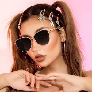 Gafas de Sol de Moda Retro 2022 al por Mayor, Personalizadas, con Cadena en las Patillas, Montura Grande, Metálicas, Estilo Ojo de Gato para Mujer - Product Image 2