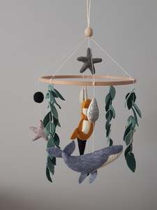 Mobile per Culla Personalizzato con Tema Sottomarino in Feltro Morbido con <span class=keywords><strong>Orca</strong></span>, Narvalo, Pesci e Animali Marini per Neonati - Product Image 4