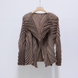Top <span class=keywords><strong>moda</strong></span> donna di alta qualità Design irregolare top Casual giacca a pieghe Miyake diretta alla fabbrica - Product Image 1
