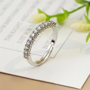 Anello aperto regolabile, design classico, gioiello da donna per l'uso quotidiano - Product Image 3