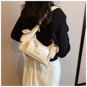 Fabricant de sacs multi-poches Hottie Style Ladies Bags Medium Women Shoulder Crossbody Compartment Bag - Product Image 3