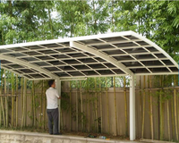 Cochera para Autocaravanas con Estructura Metálica Resistente y Toldo Impermeable para Estacionamiento de Vehículos Grandes