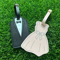 Étiquettes de bagages pour couples en voyage |   Cartes d'embarquement pour lune de miel des jeunes mariés |   Étiquettes pour costumes et robes au design créatif Urban Simplicity
