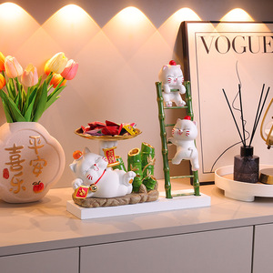 Figura de Gato de la Suerte de Resina Master Gu con Escalera de Bambú y Bandeja para Decoración de Escritorio en Casa u Oficina - Product Image 2