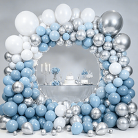 Guirlande d'arche de ballons personnalisée rose, bleue et dorée pour fête de naissance, par Balloon Factory, comprenant des ballons de 5 à 36 pouces.