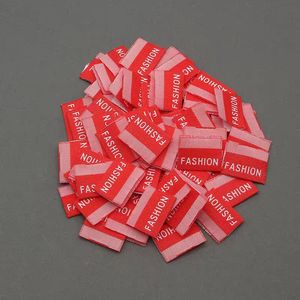 Etichette Pieghevoli Centrali di Alta Qualità con Stampa a Caldo in Lamina Opaca Goffrata Multistrato con Texture in Rilievo per Abbigliamento - Product Image 3