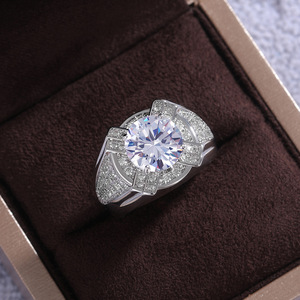 Anello da Donna Elegante con Accento Scintillante in Lega, Regolabile, Gioiello Moderno e Semplice per Matrimonio - Product Image 6