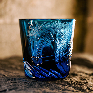 Verres à whisky japonais Edo Kiriko à l'ancienne, motif cheval, sculptés à la main, verres à bourbon et brandy au design classique pour les fêtes - Product Image 1