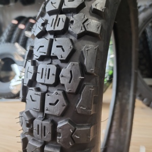 Pneu de moto de haute qualité à prix le plus bas <span class=keywords><strong>90</strong></span>/<span class=keywords><strong>90</strong></span>-18 909018 à vendre - Product Image 4