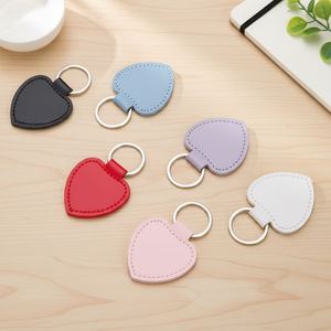 Porte-clés en cuir PU en forme de cœur pour couple, homme et femme, gaufré, durable, cadeau d'affaires, pendentif - Product Image 2