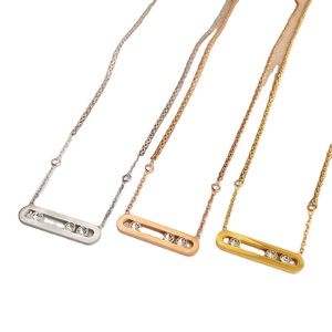 Nouveauté 2024 : Collier ras-du-cou géométrique en acier inoxydable plaqué or 18 carats, inaltérable, avec 3 pierres de zirconia mobiles - Product Image 1