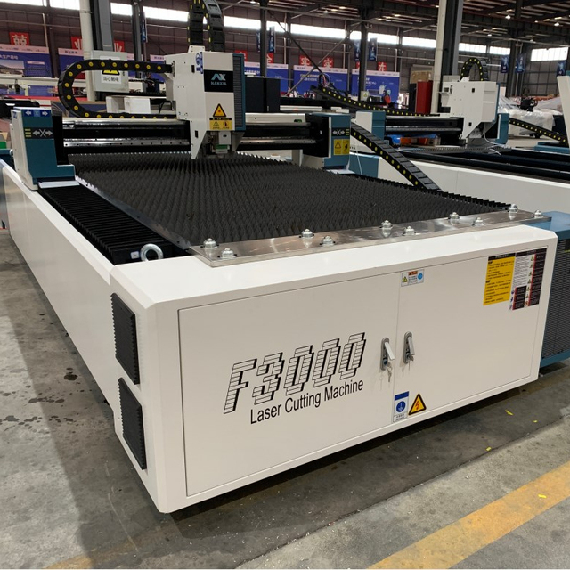 3015 Fiber Laser Metal Cutting Machine 12000w MAX Raycus Laser Power