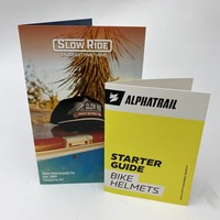 Brochure publicitaire pliée en trois, personnalisée, à prix de gros, avec reliure agrafée, imperméable, durable, laminée mate